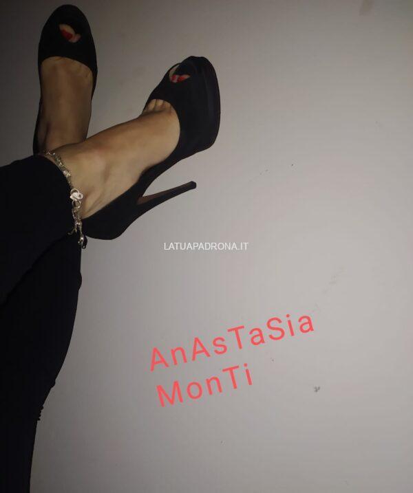 ANaStAsiA MoNTi