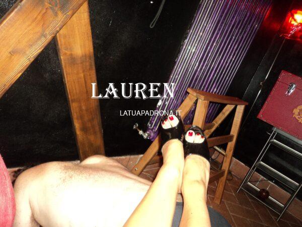 Padrona Lauren italiana