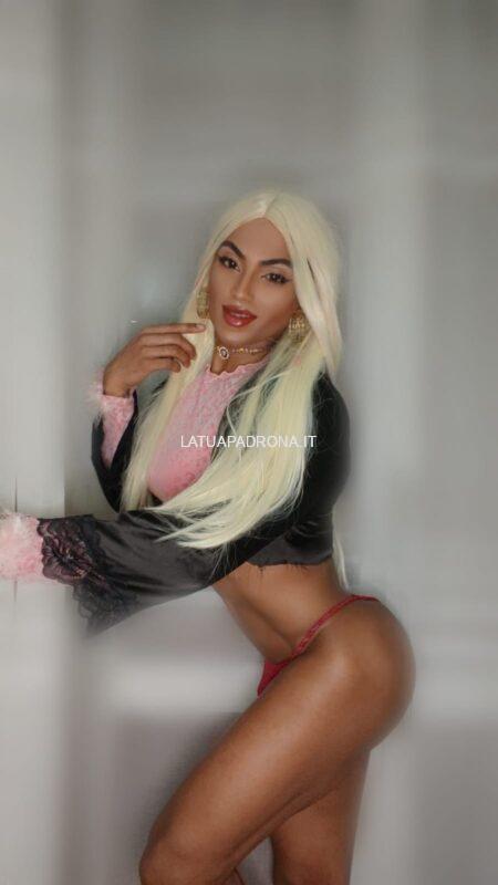 CRYSTAL DOMINATRICE