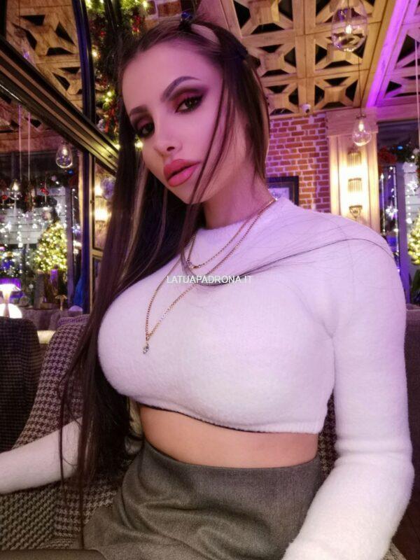 Goddess Cheri Scarlet