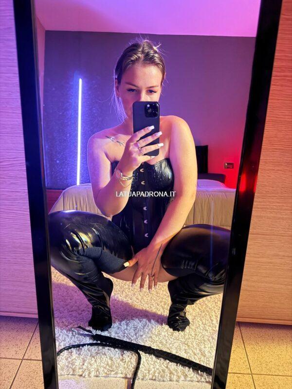 Mistress Anna Volkova